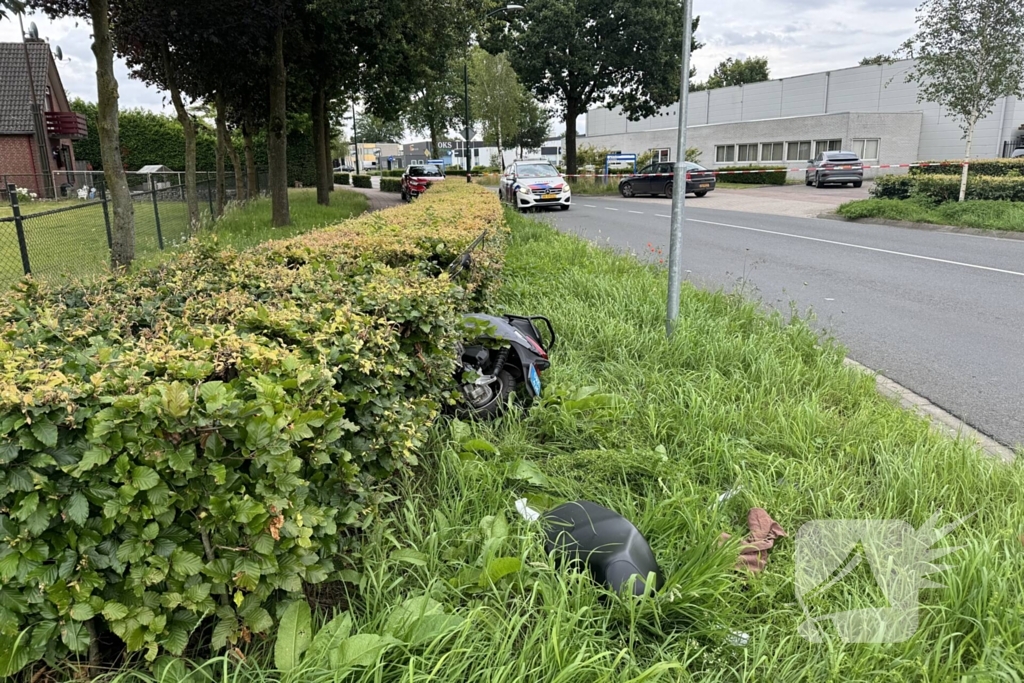 Automobilist rijdt door na ernstige aanrijding met scooterrijder
