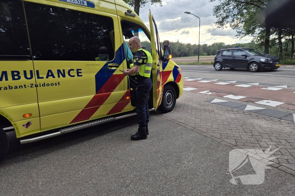 Fietser gewond bij botsing met auto