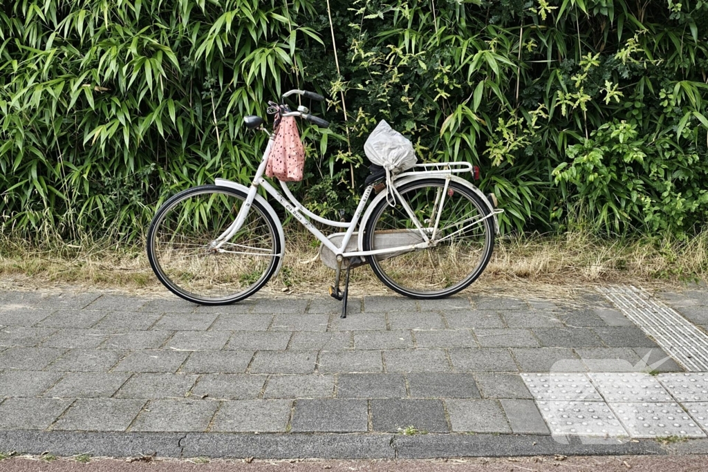 Fietser gewond bij aanrijding op rotonde
