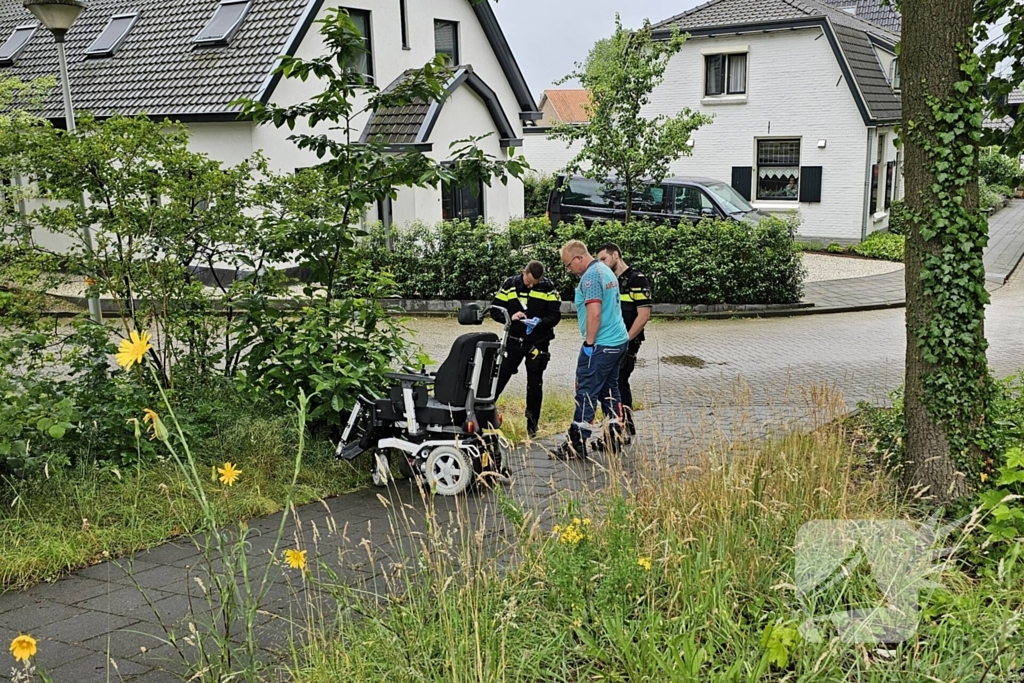 Vrouw gewond na val uit rolstoel