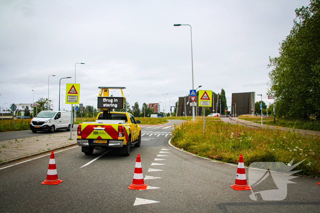 Waddingerbrug in storing, verkeer ervaart hinder