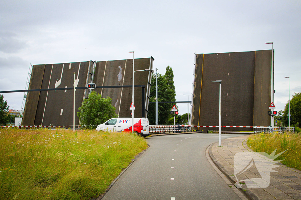 Waddingerbrug in storing, verkeer ervaart hinder