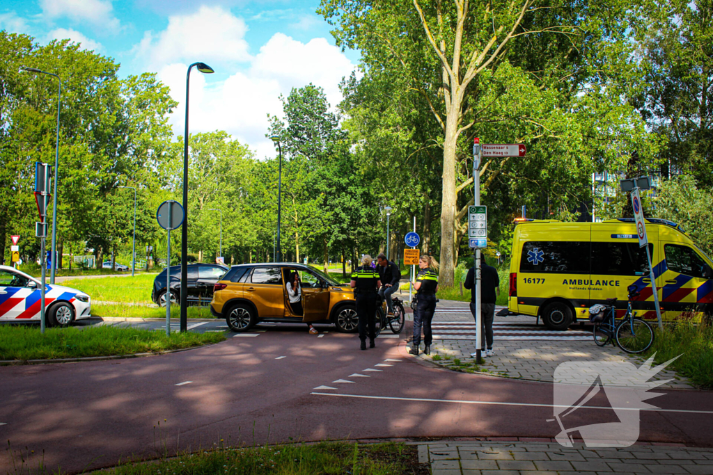 Fietser aangereden op rontonde