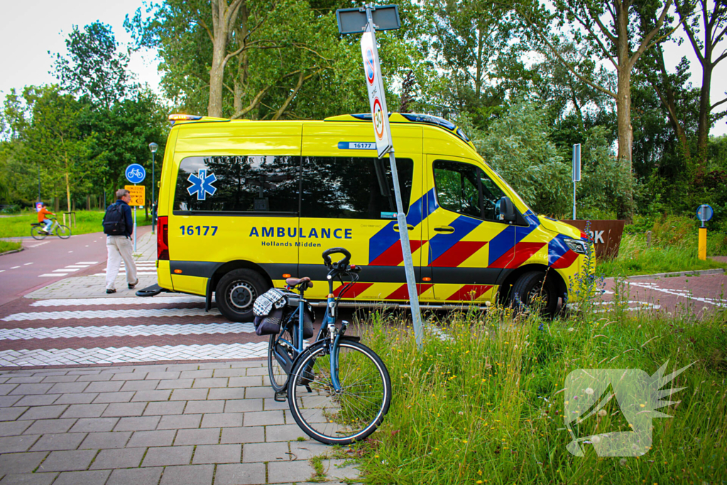 Fietser aangereden op rontonde
