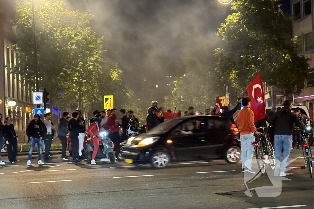Kruising bezet door Turken na EK-winst