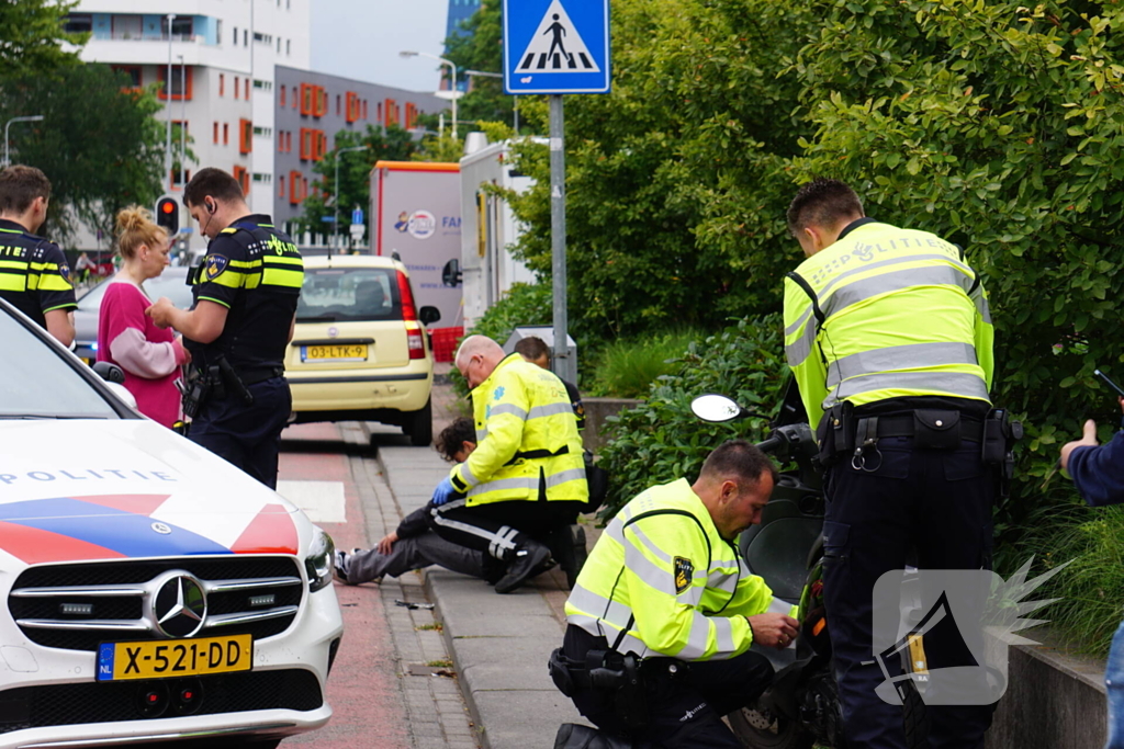 Scooterrijder gewond na ongeval met auto
