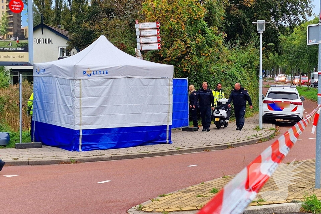 Overledene aangetroffen in sloot bij politiebureau
