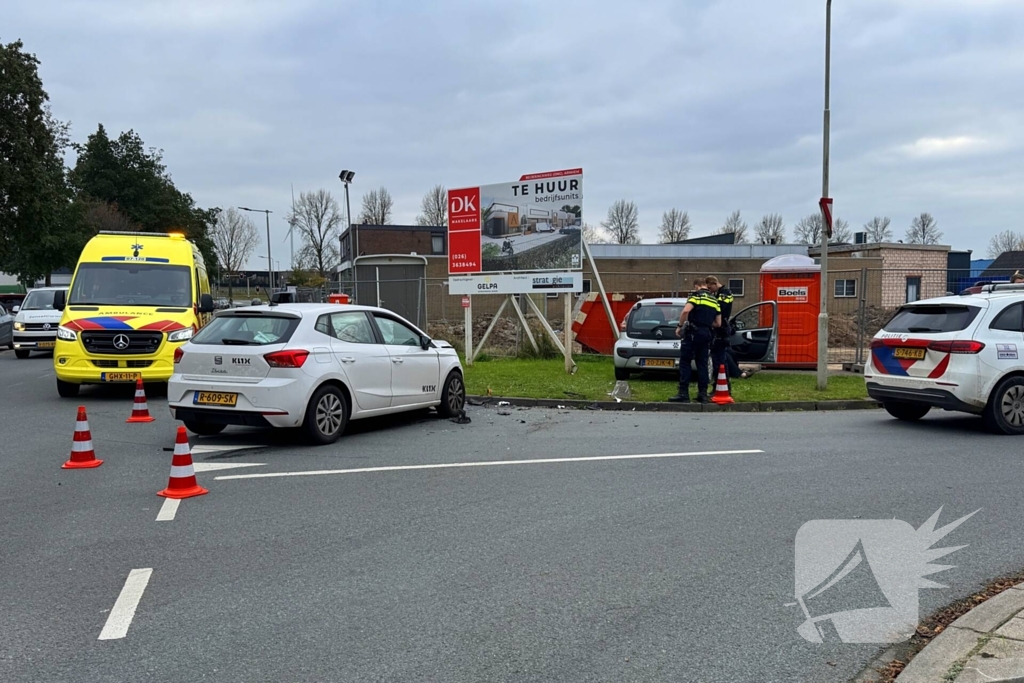 Twee personenwagens betrokken bij verkeersongeval