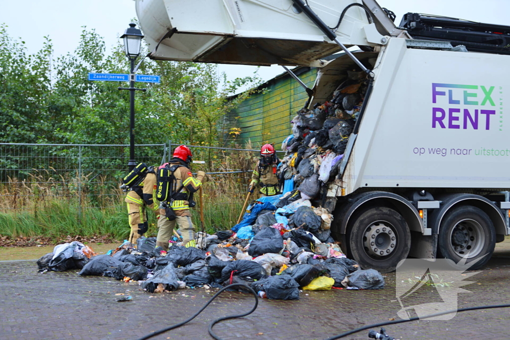 Brand in vuilniswagen snel geblust