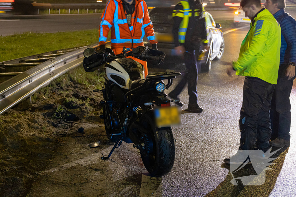Motorrijder gaat onderuit