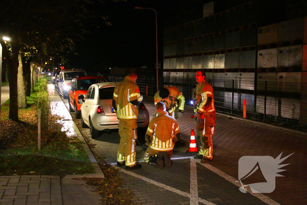 Brandweer doet onderzoek naar chemische lucht in zorgcentrum