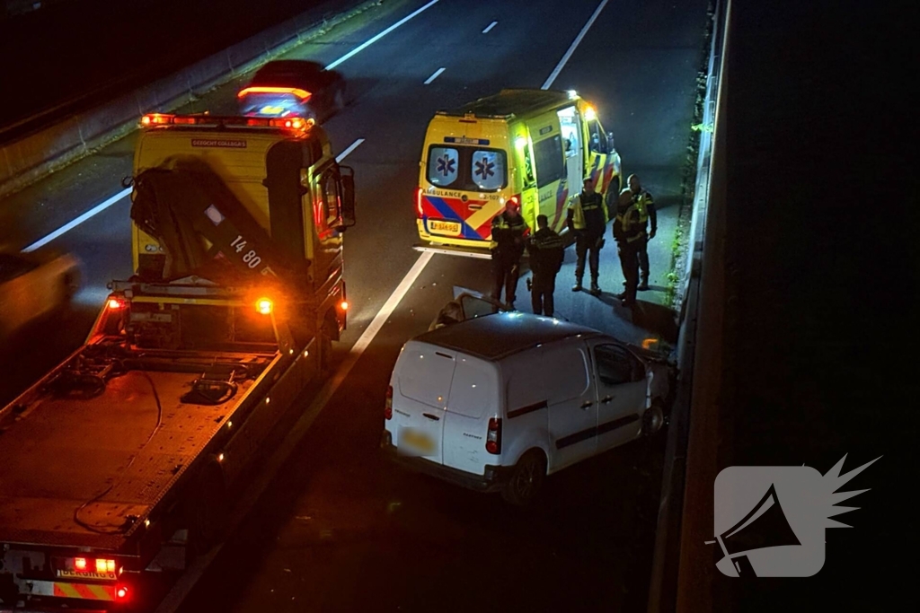 Persoon gewond bij eenzijdig ongeval op snelweg