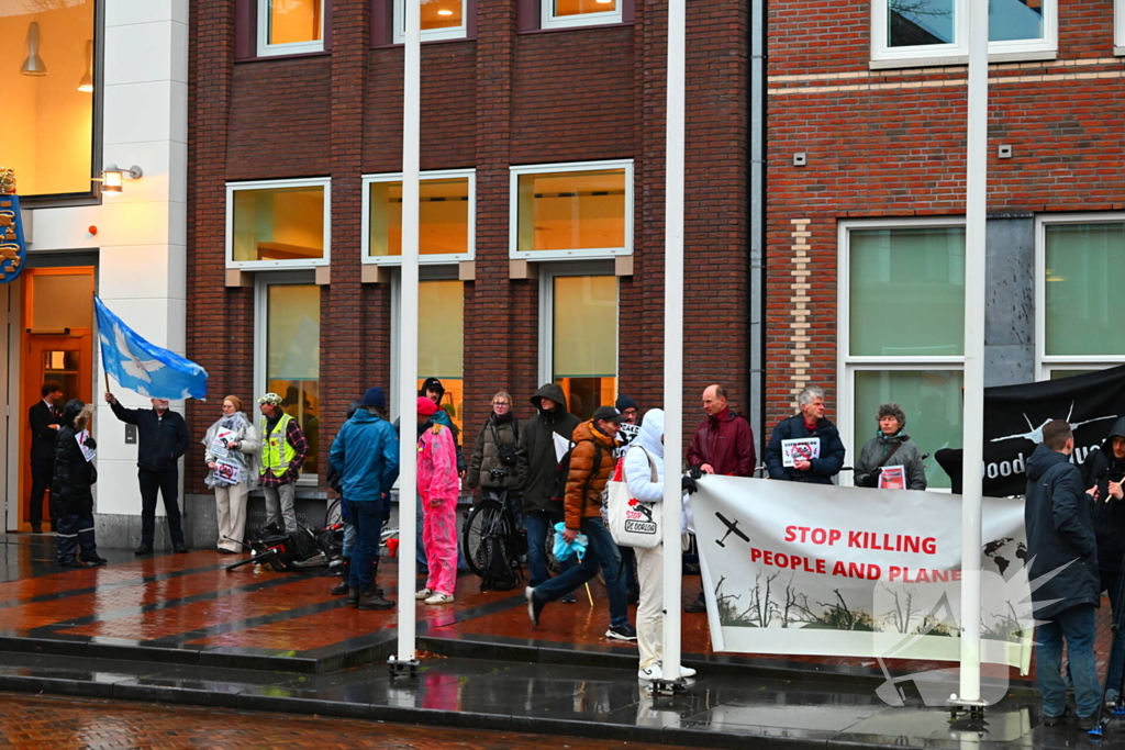 Demonstratie voor het provinciehuis