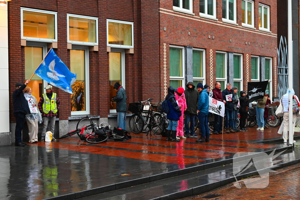 Demonstratie voor het provinciehuis