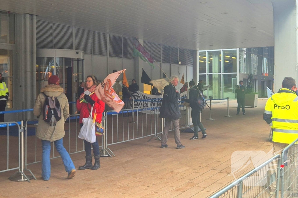 Demonstratie bij Holland America Cruise Terminal