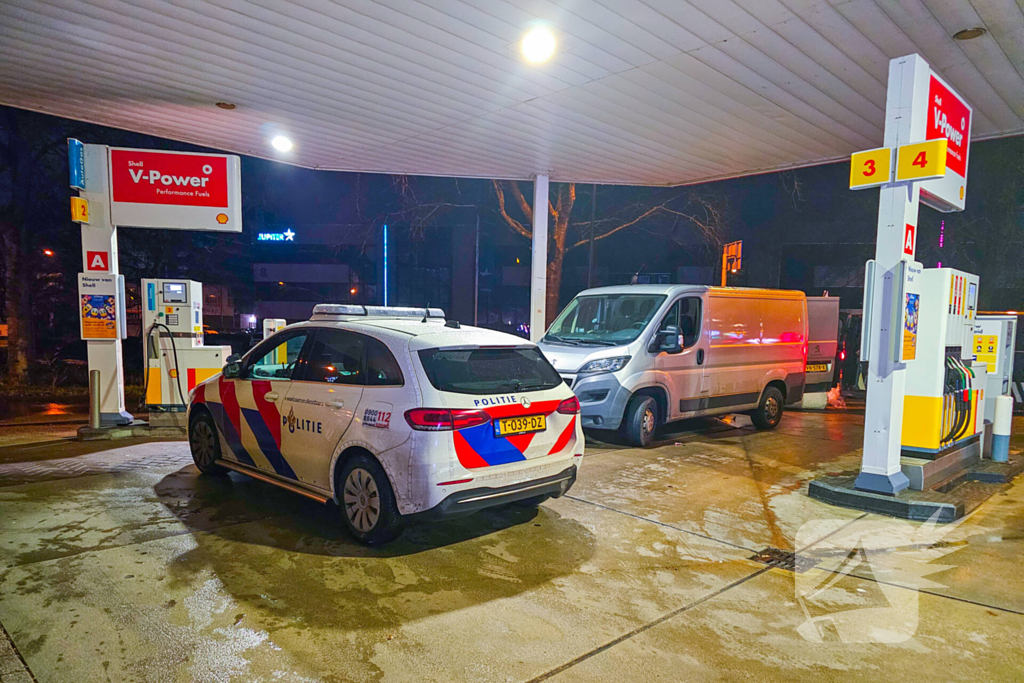 Ruim honderd lachgasflessen aangetroffen bij controle bestelbus