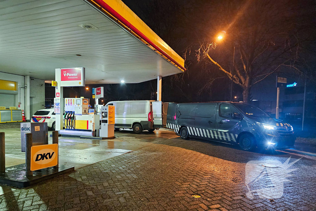 Ruim honderd lachgasflessen aangetroffen bij controle bestelbus