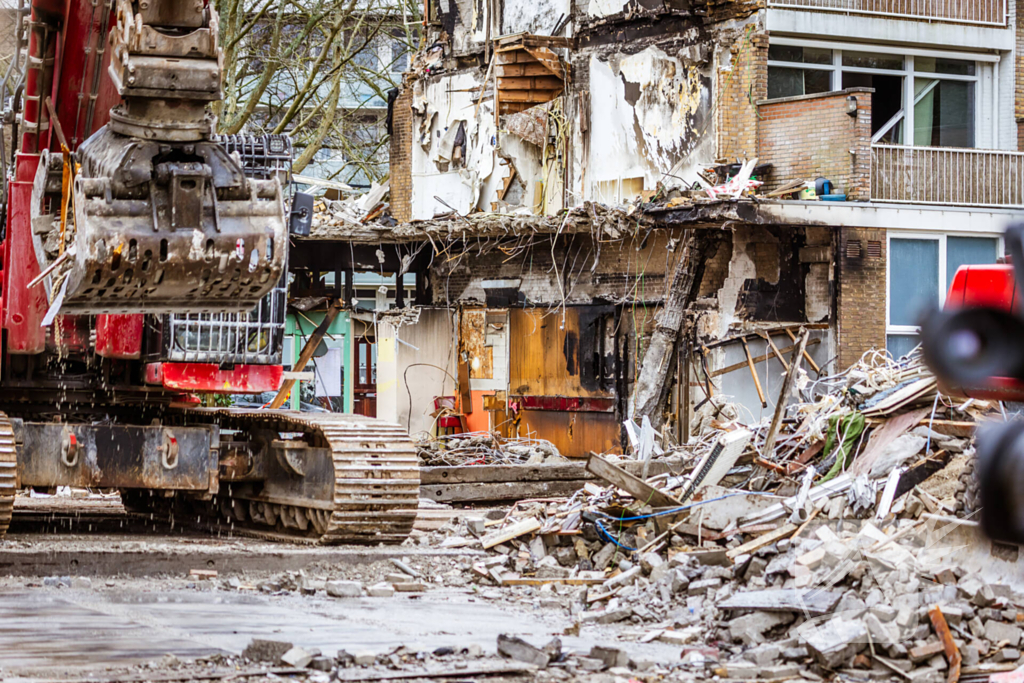 Vijf woningen en bruidsmodezaak weggeblazen door mega-explosie