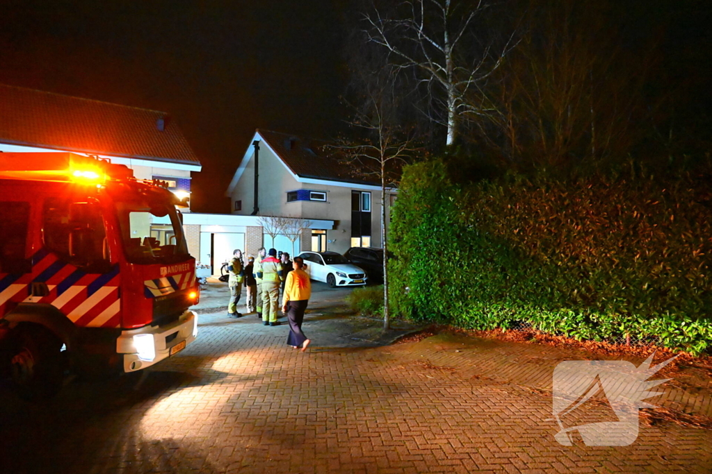 Bewoners blussen brand met tuinslang