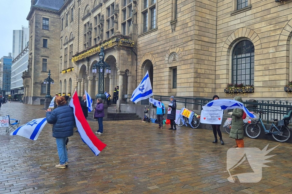 Pro-Israël-demonstratie voor stadhuis