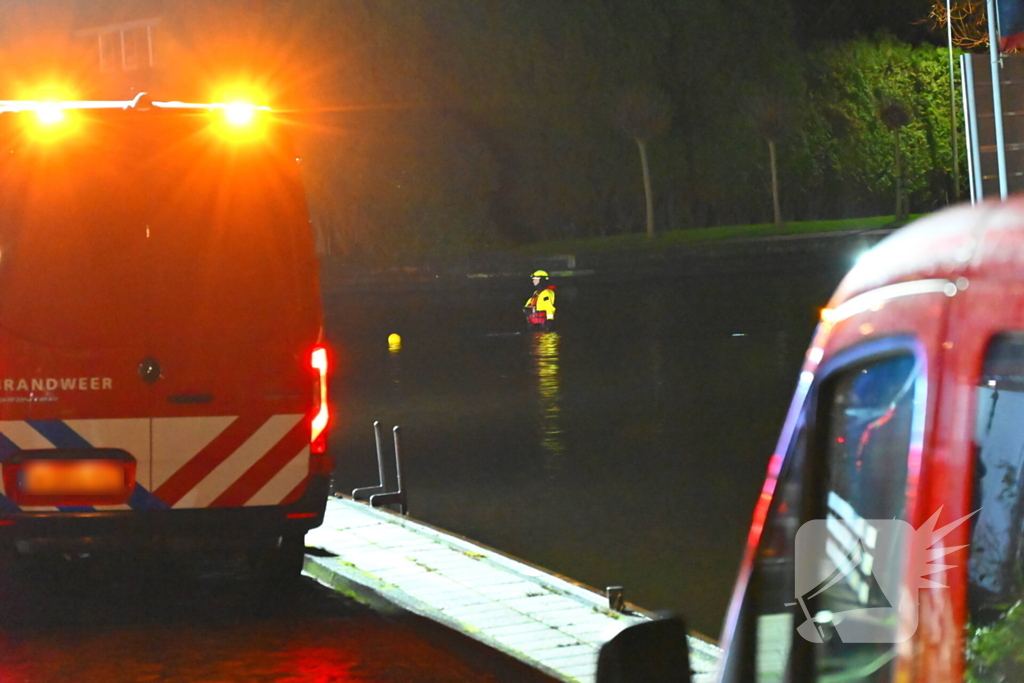 Twee personen uit water gered na ongeval