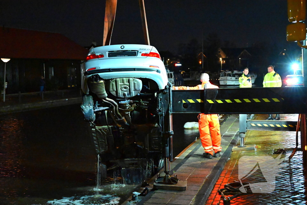 Twee personen uit water gered na ongeval