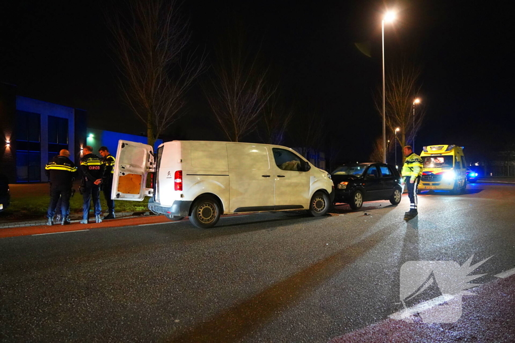Bestuurder aangehouden na frontale aanrijding