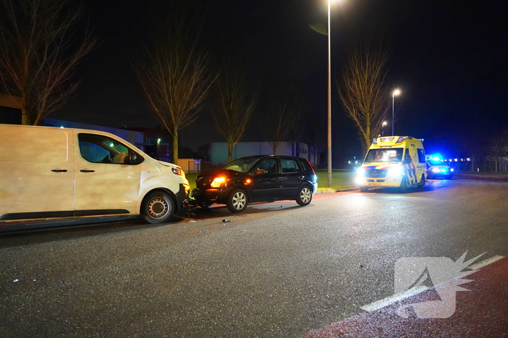 Bestuurder aangehouden na frontale aanrijding