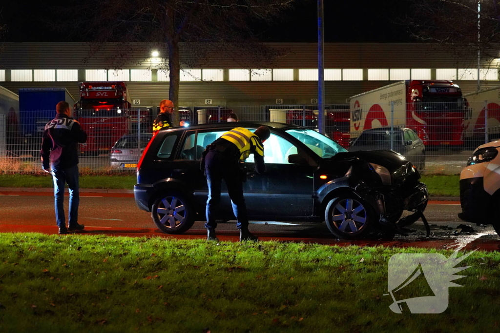 Bestuurder aangehouden na frontale aanrijding