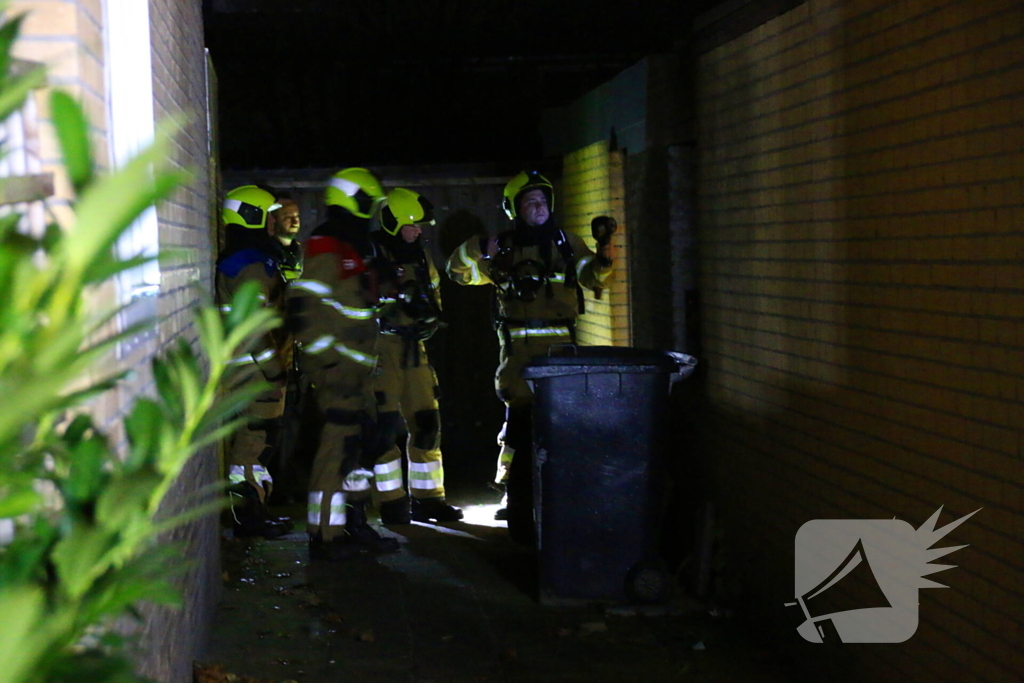 Bewoner blust brand in garage