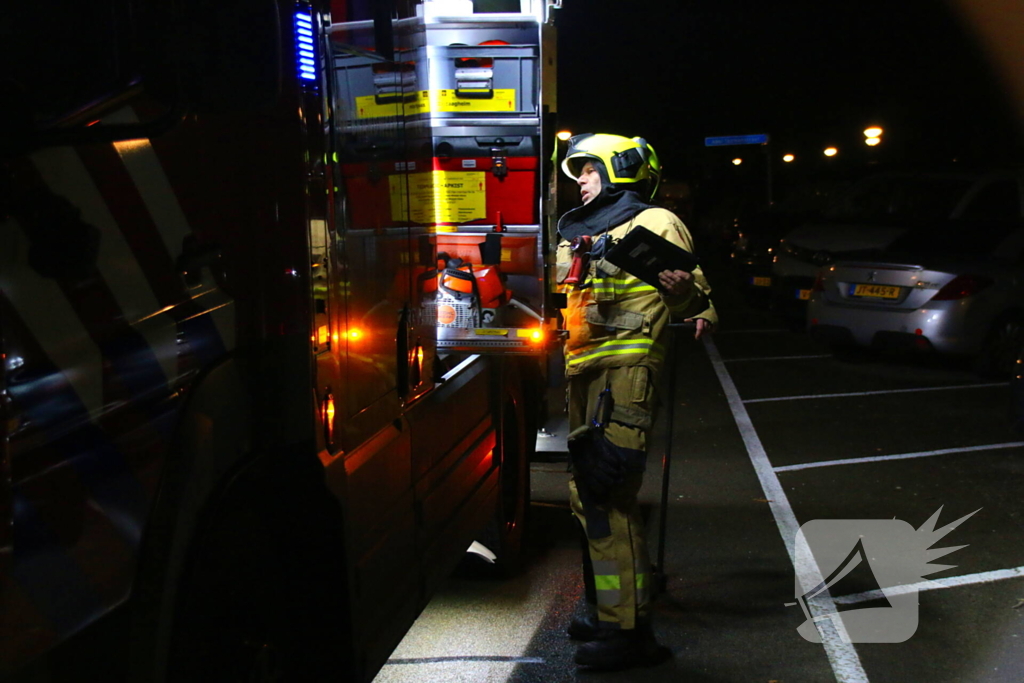 Bewoner blust brand in garage