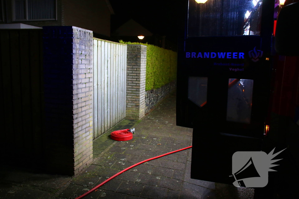 Bewoner blust brand in garage