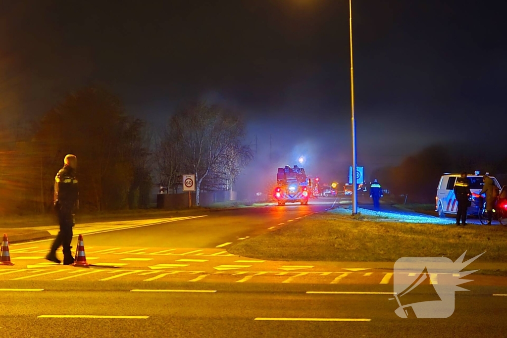 Forse rookwolken in omgeving door brand