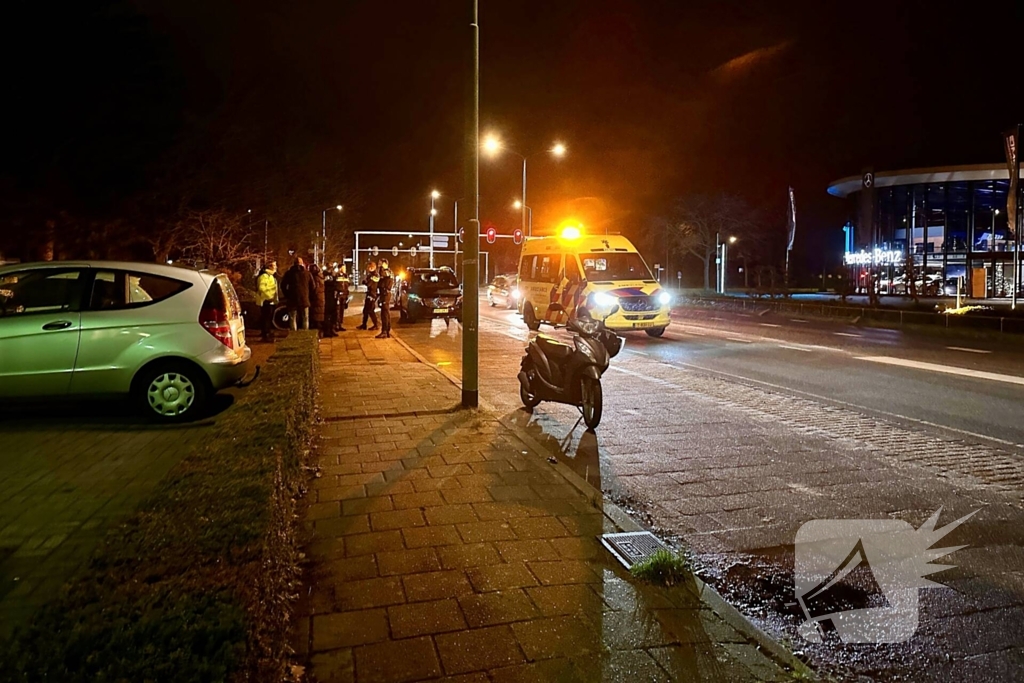 Scooterrijder komt in botsing met fietser