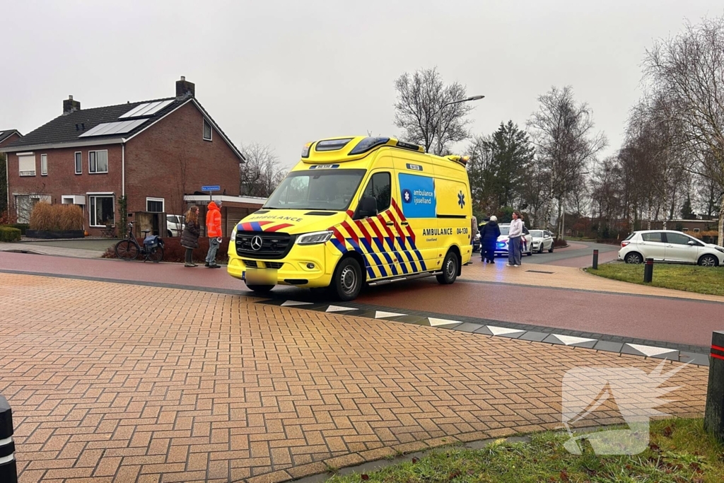 Fietser gewond naar ziekenhuis na val