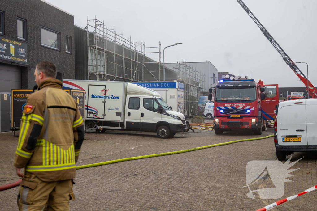 Grote brand in bedrijfspand