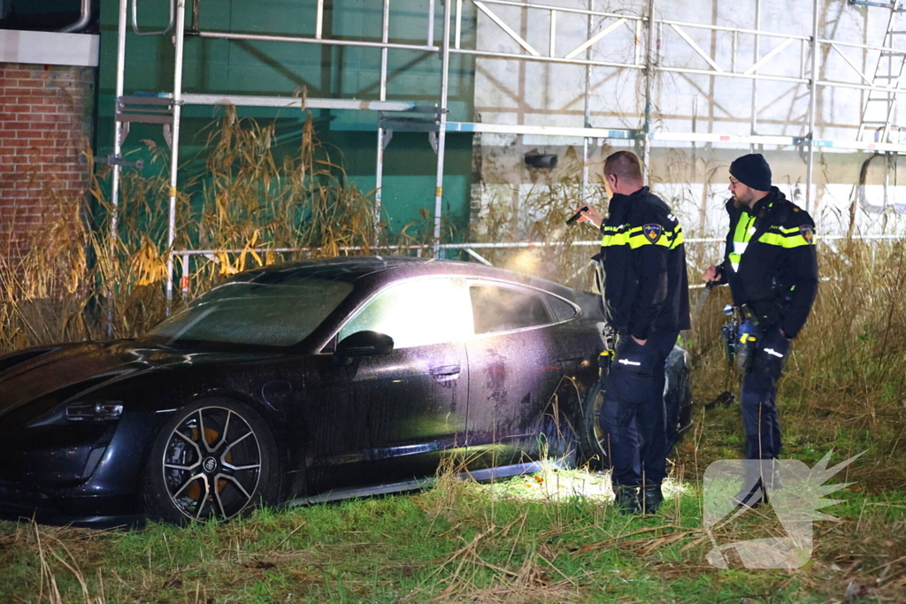 Porsche Taycan vermoedelijk in brand gestoken