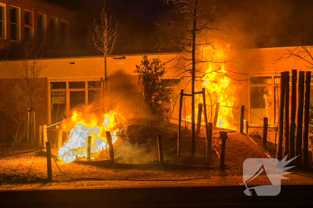 Speeltoestel volledig verwoest door brand