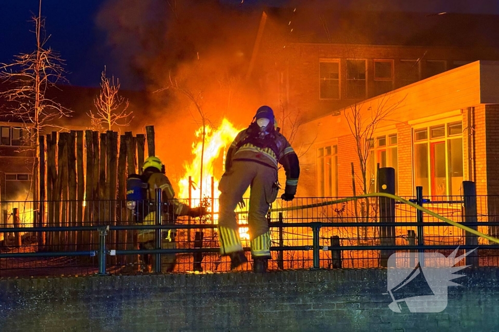 Speeltoestel volledig verwoest door brand