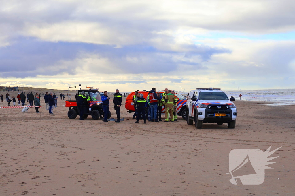 Vat met mogelijk chloorgas aangetroffen op strand