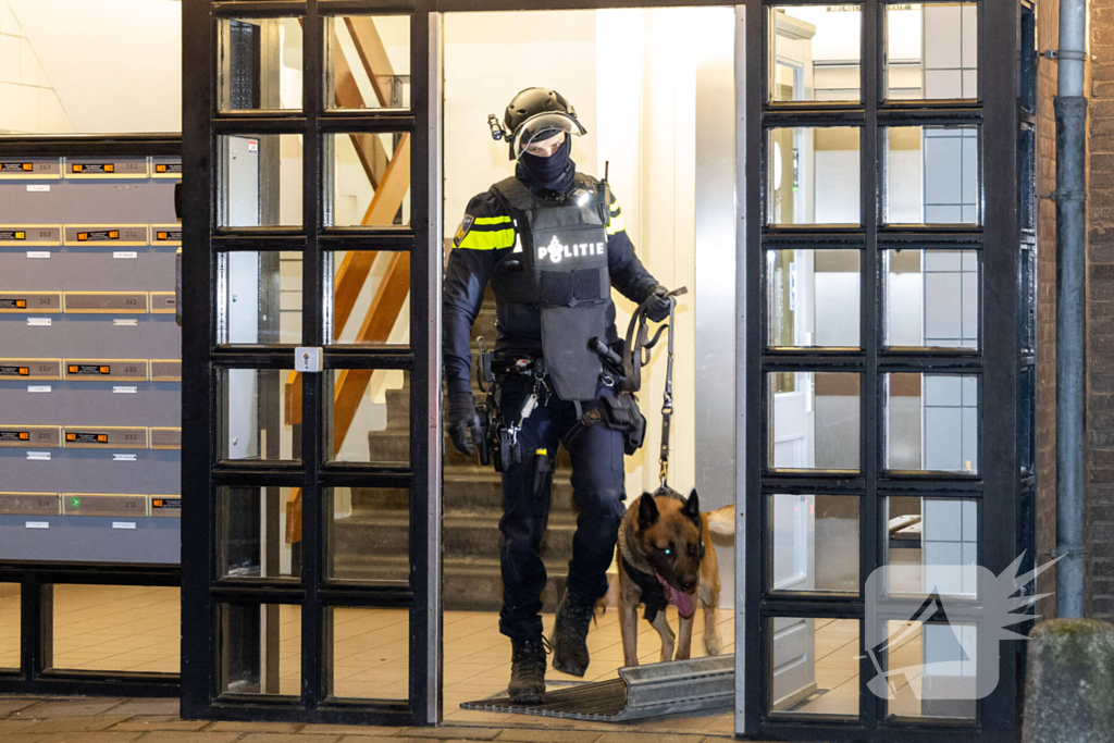 Politie doet onderzoek naar steekpartij en houdt mogelijke verdachte aan