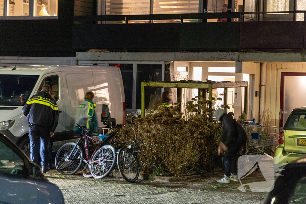 Politie doet onderzoek naar steekpartij en houdt mogelijke verdachte aan