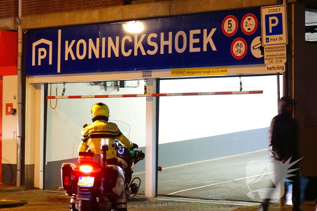 Auto kraker op heterdaad aangehouden