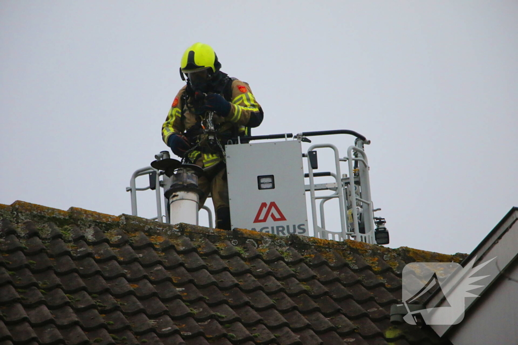 Schoorsteenbrand snel onder controle