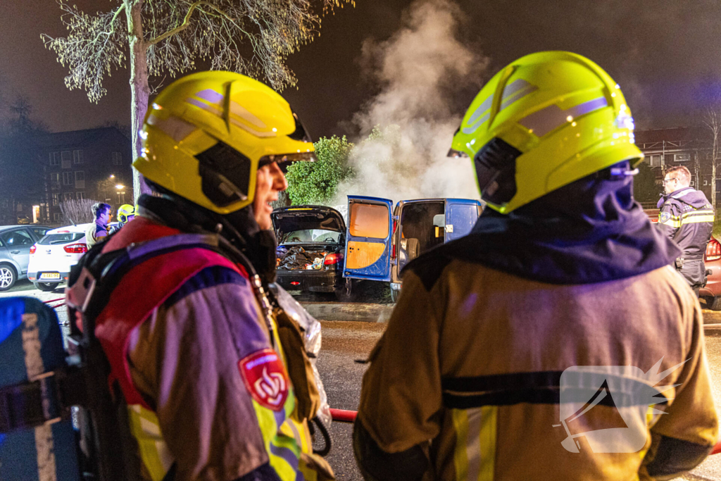 Twee voertuigen verwoest door nachtelijke autobrand