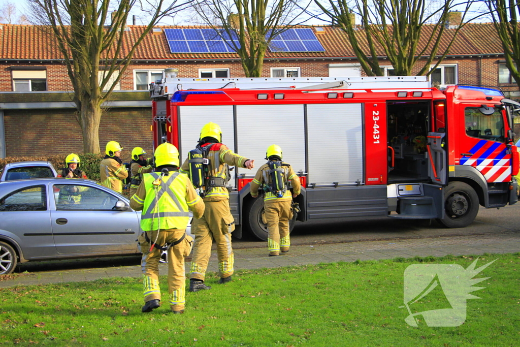 Politie breekt deur open nadat sigarettenpeuk tussen balkonvlonder valt