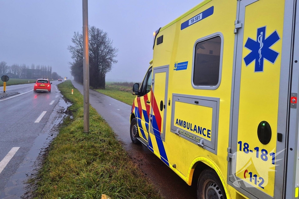 Twee voertuigen belanden in sloot na aanrijding