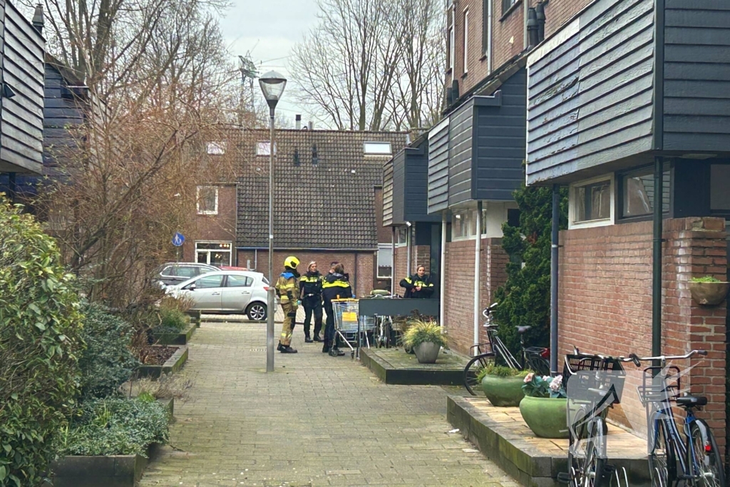 Persoon vast in kruipruimte