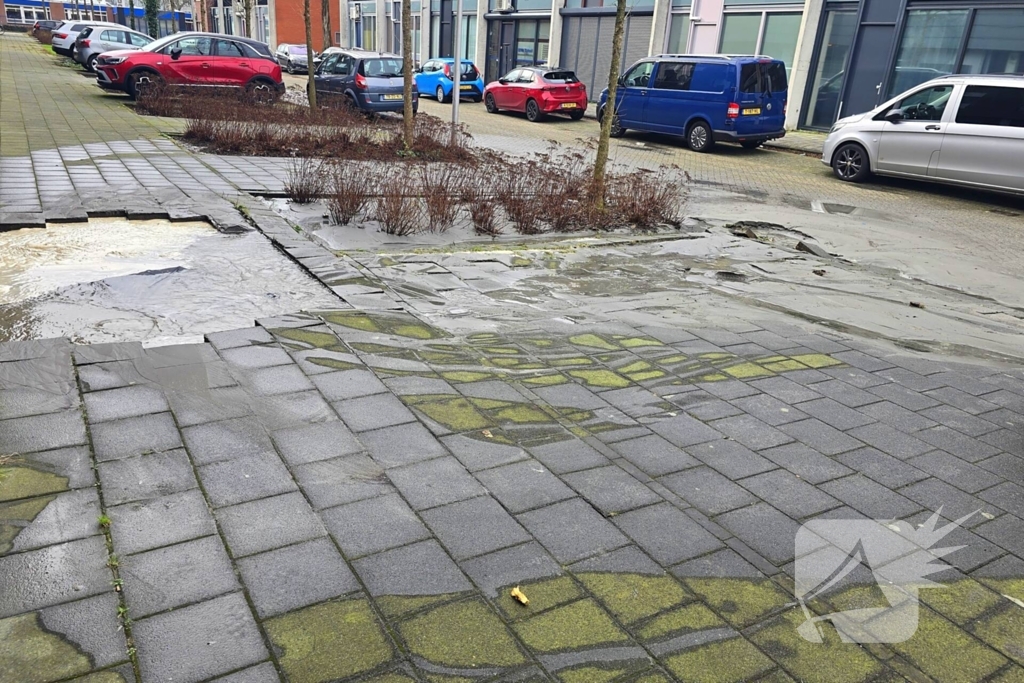 Sinkhole voor woning ontstaan