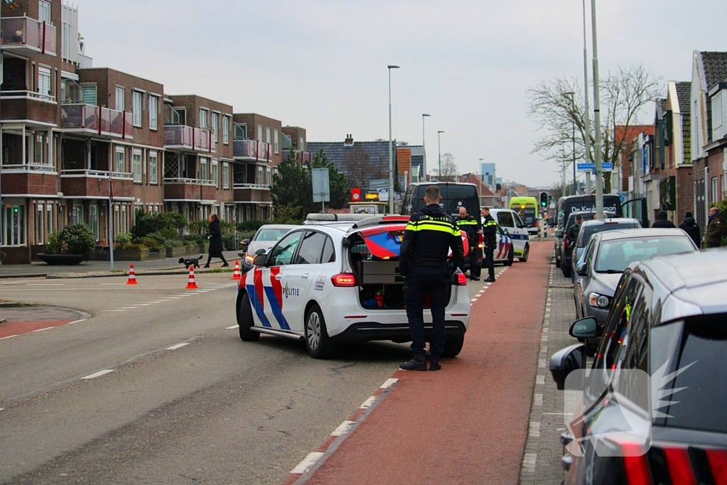 Schade na botsing tussen personenauto en bestelbus